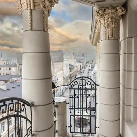 Latarnik - Piotrkowska 37 * Łódź