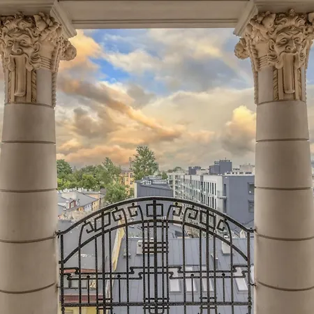 Latarnik - Piotrkowska 37 * Łódź