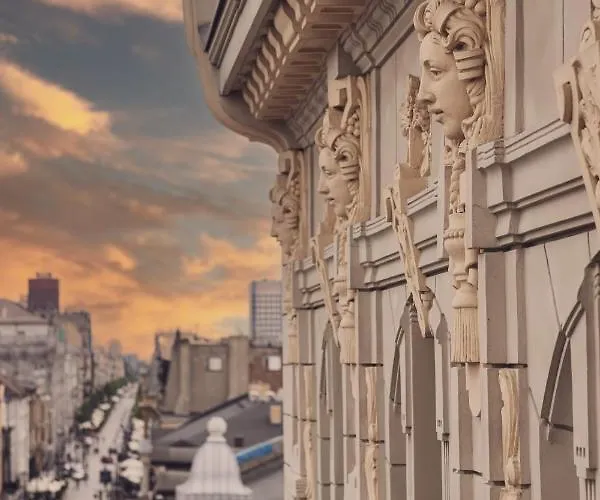 Latarnik - Piotrkowska 37 *