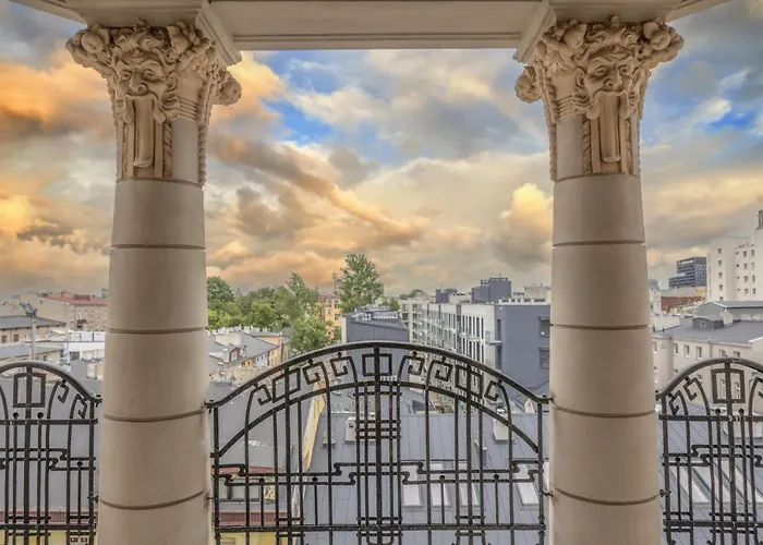 Latarnik - Piotrkowska 37 * Łódź