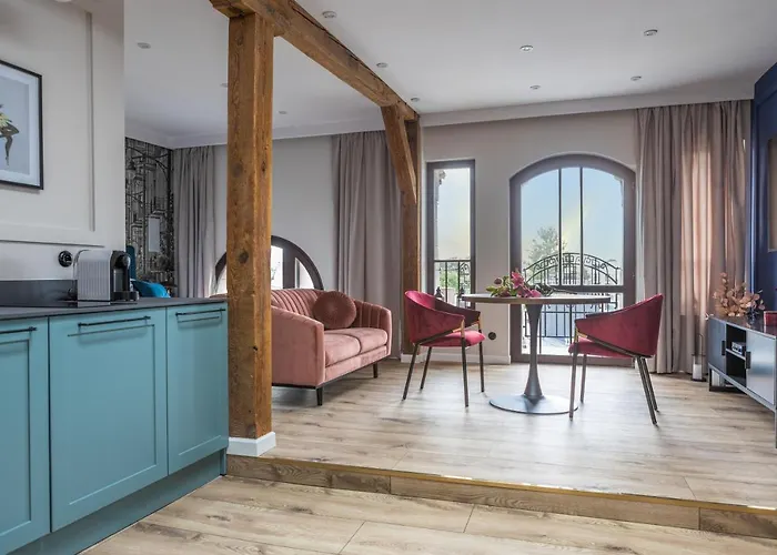 Latarnik - Piotrkowska 37